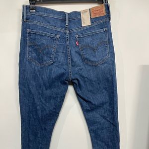 BNWT Levi’s ladies size 10 or W30 jeans